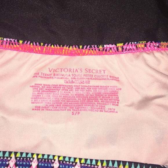 Victoria’s swimsuit top (with optional bottoms) - Picture 3 of 3